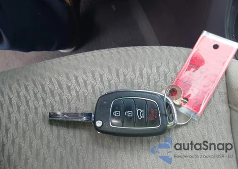 2017 Hyundai Santa Fe Sport 2.4L z USA, uszkodzony, nr VIN 5XYZUDLB3HG385074